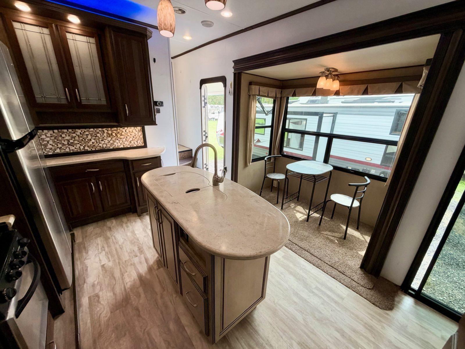 2016 Grand Design Solitude foto 6