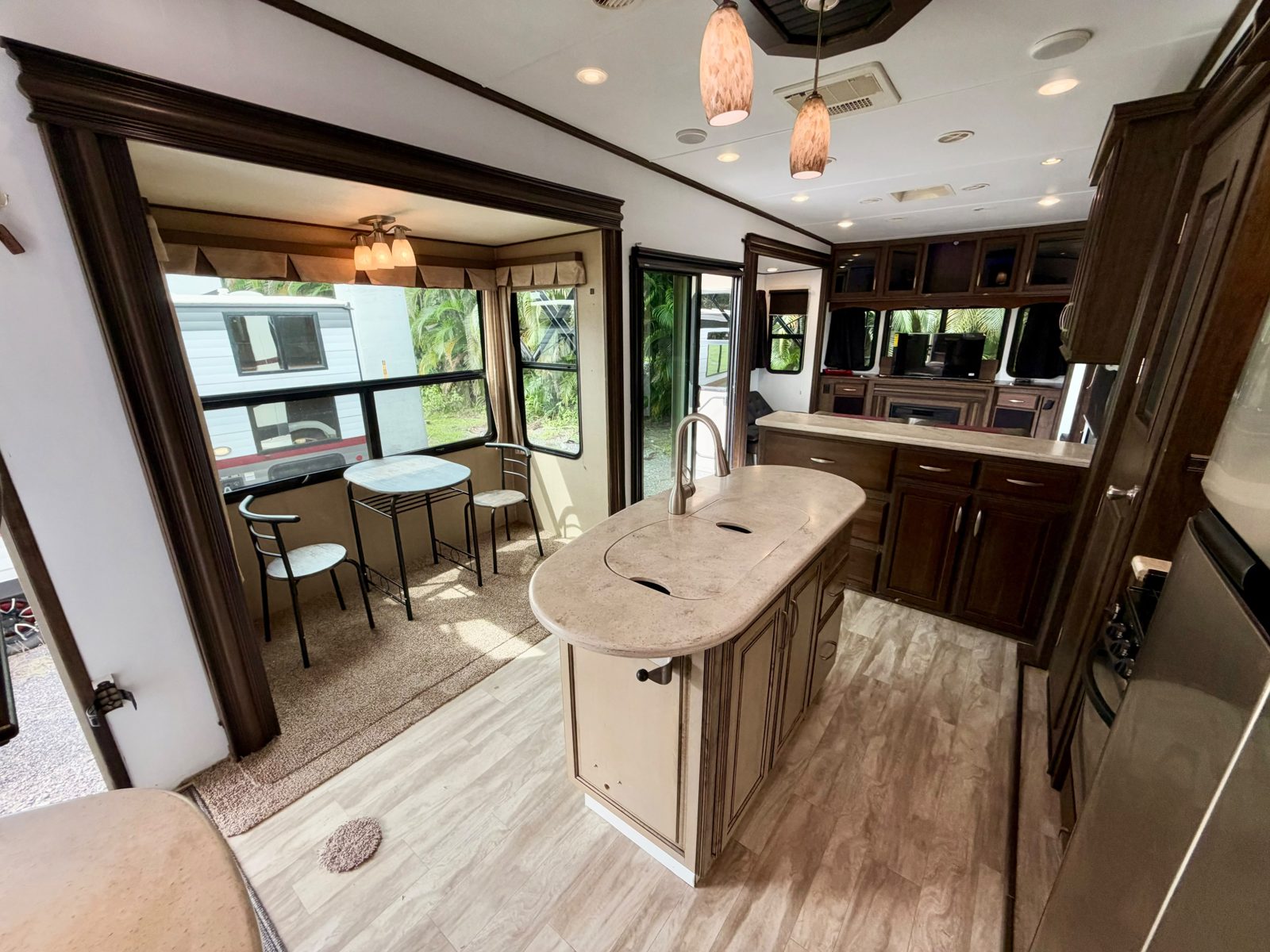 2016 Grand Design Solitude foto 8