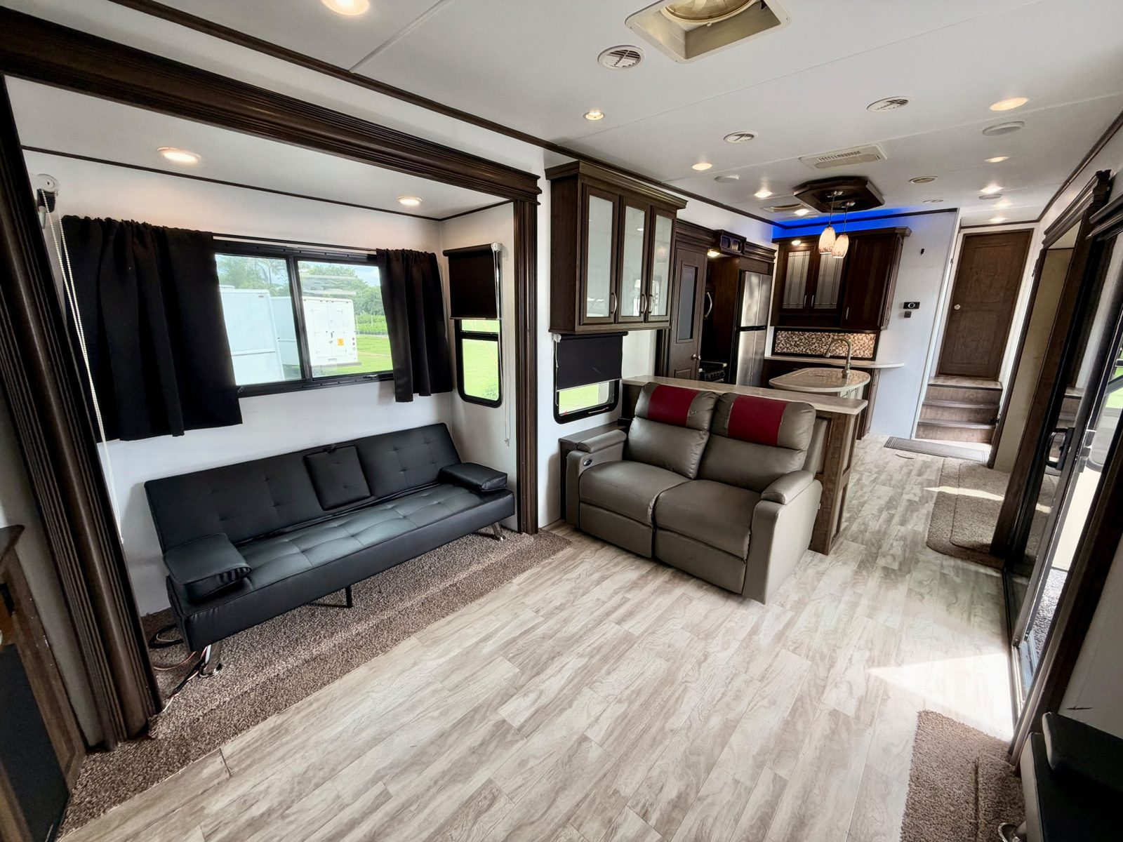 2016 Grand Design Solitude foto 10
