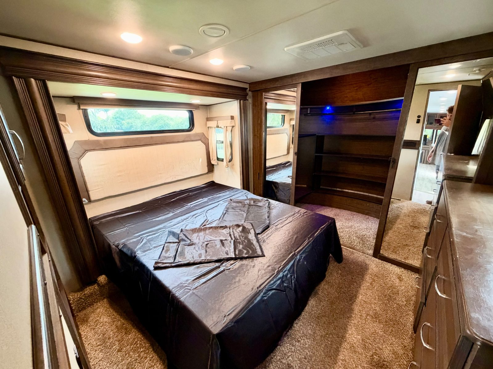2016 Grand Design Solitude foto 18