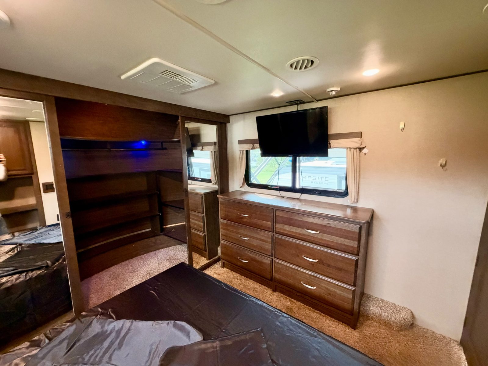2016 Grand Design Solitude foto 19