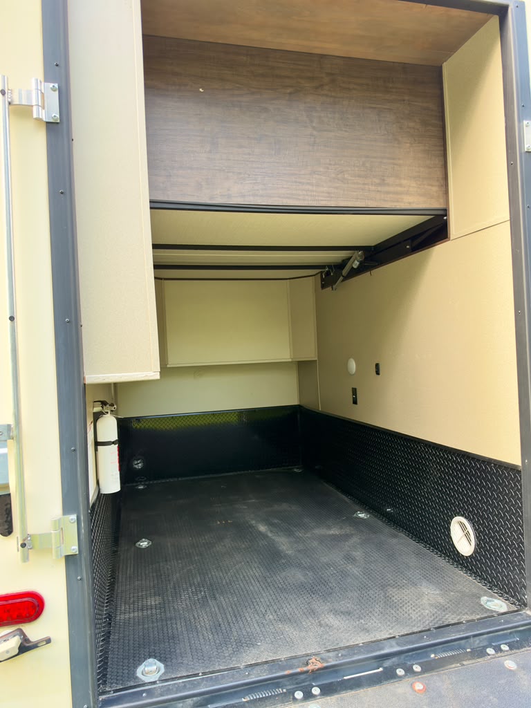 2018 Grand Design Solitude 374TH Toy Hauler foto 6