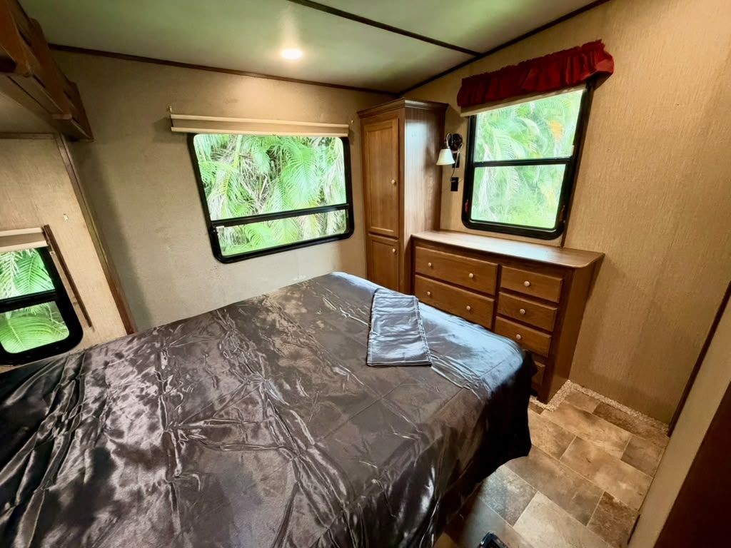 2017 Keystone Sprinter 334FWFLS foto 18